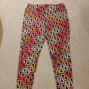 LulaRoe Tall & Curvy geometric Leggings!!!
